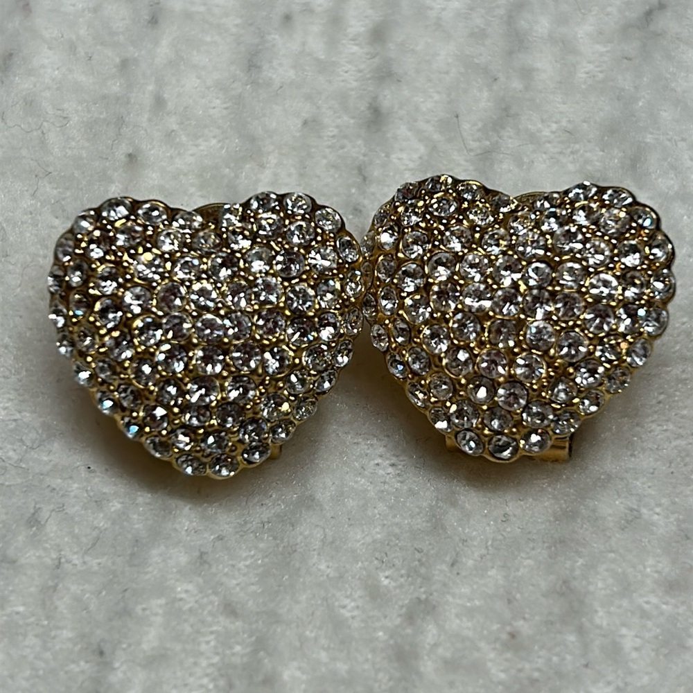 Vintage Heart Shaped Gold and Pave Rhinestone Earrings. - Picture 4 of 5